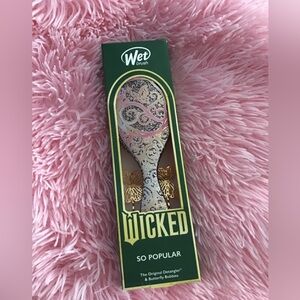 NIB Wet Brush Wicked So Popular Glenda Hair Brush with 2 good hair pins